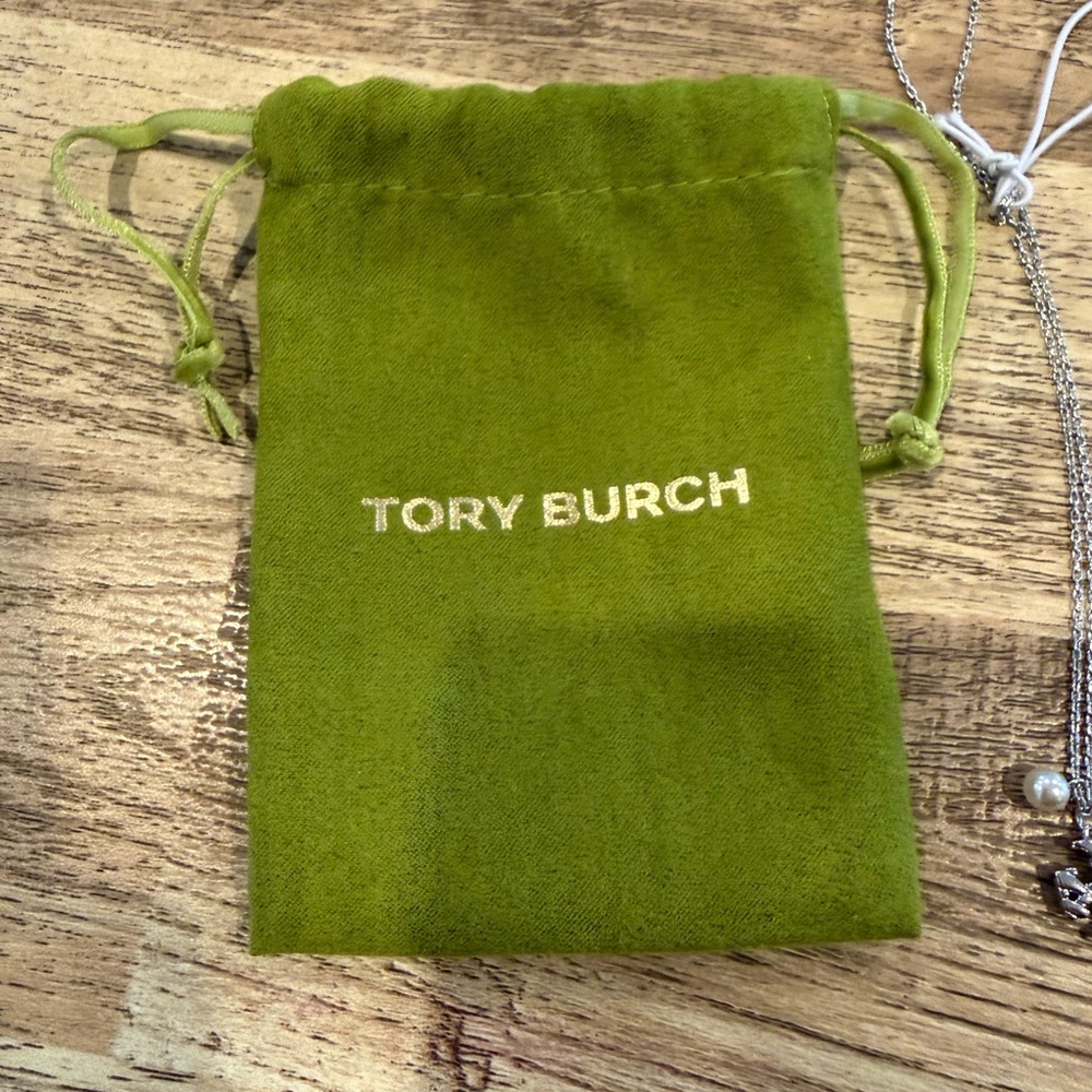 Tory Burch Textured Rope Pearl Pendant in Silver - Picture 7 of 10